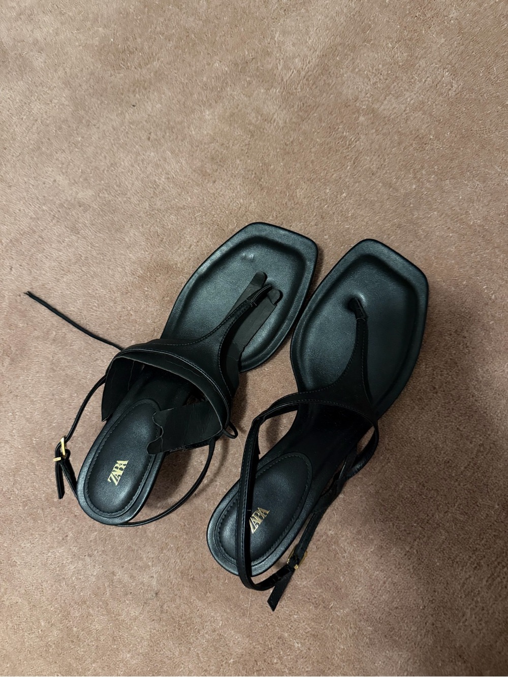 ZARA Black Square-Toe Thong Strap Sandals - Picture 2 of 3